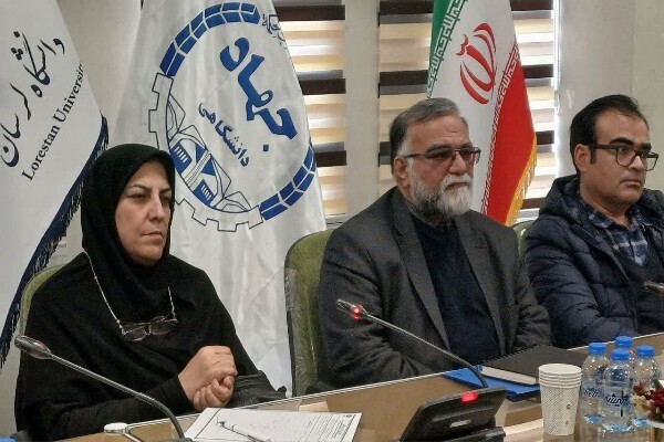 آیین اختتاميه چهاردهمین دوره مسابقات مناظره دانشجویان لرستان برگزار شد