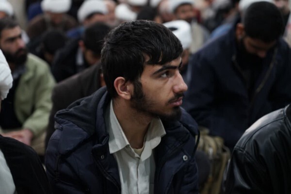 اجتماع طلاب و روحانیون لرستان در محکومیت هتک‌کنندگان قرآن کریم، مرجعیت دینی و ولایت فقیه