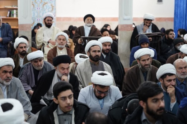 اجتماع طلاب و روحانیون لرستان در محکومیت هتک‌کنندگان قرآن کریم، مرجعیت دینی و ولایت فقیه