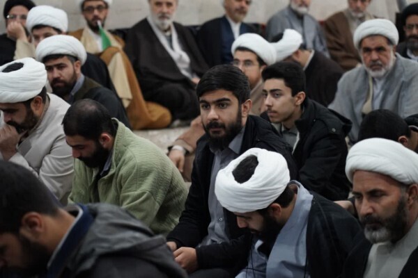 اجتماع طلاب و روحانیون لرستان در محکومیت هتک‌کنندگان قرآن کریم، مرجعیت دینی و ولایت فقیه