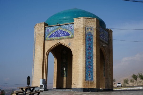 ادای احترام وزیر میراث‌فرهنگی به مقام شامخ شهدای گمنام پلدختر