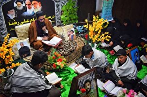 कश्मीर में उन्स बा कुरान सभा का आयोजन