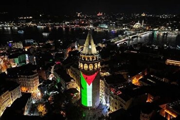Galata Kulesi’ne Filistin bayrağı yansıtıldı