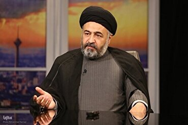 İmam Humeyni menevi bir halk devrimi tanıttı