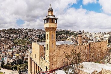 Siyonist rejim İbrahim camiinde bayram namazı kılınmasını engelledi