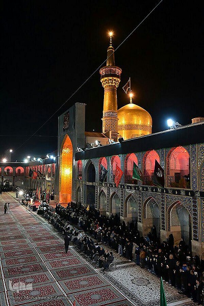 هنوز آماده نیست/// آماده انتشار برای چهارشنبه 28 تیر///// «غریب قریب»؛ روایتی از هزار سال زیستن در سایه خورشید هنوز آماده نیست/// آماده انتشار برای چهارشنبه 28 تیر///// «غریب قریب»؛ روایتی از هزار سال زیستن در سایه خورشید