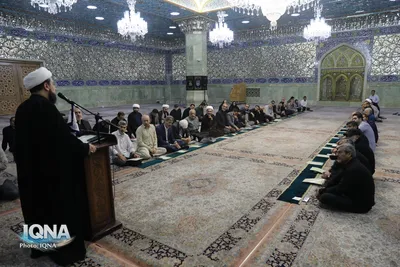 غبارروبی مضجع شریف کریمه اهل بیت توسط جامعه قرآنی کشور